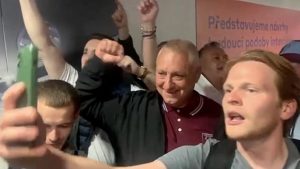 West Ham hero Knollsy makes fearless vow as he arrives in Prague for UECL final after holding off Alkmaar thugs