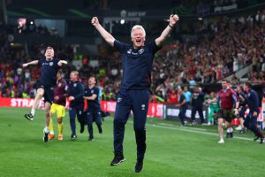 Watch jubilant David Moyes dad-dance to X-rated Jarrod Bowen song as West Ham boss celebrates with players on pitch