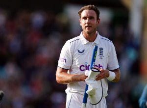 Stuart Broad the favourite for BBC Sports Personality of the Year after Ashes heroics – just ahead of another legend