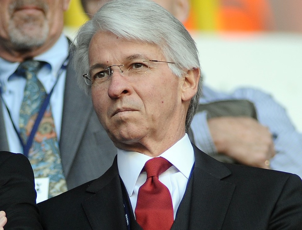 I’m the ex-Arsenal chief who made famous Luis Suarez bid – but it’s Man Utd who have issues in the transfer department