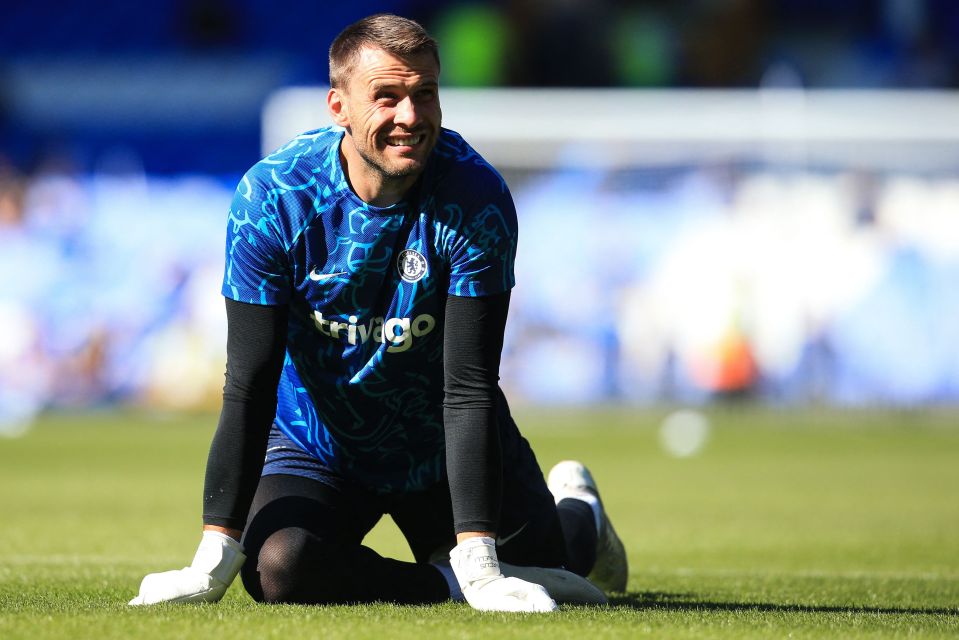 Chelsea face goalkeeper crisis as back-up suffers injury just days after Kepa completes Real Madrid loan transfer