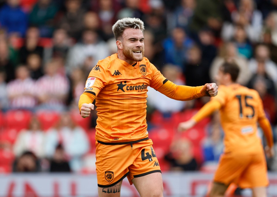 I was promoted to Premier League with Brighton and we can do it again at Hull, says Aaron Connolly