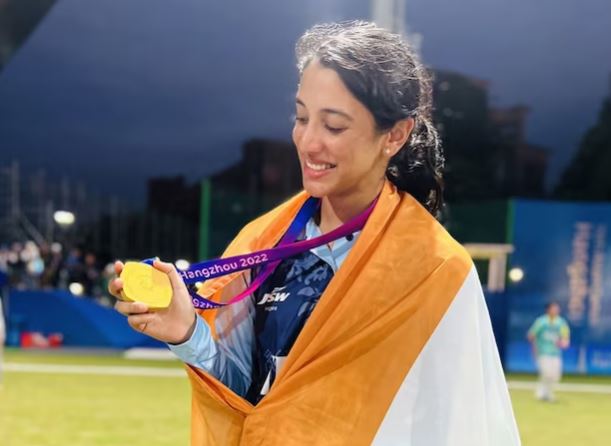 Cricket ace Smriti Mandhana arrives home from Asian Games to hero’s welcome after winning gold medal with women’s team