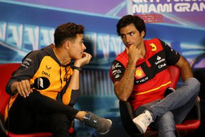 Lando Norris narrowly avoids horror F1 crash with Carlos Sainz as shaken Spaniard says ‘oh my God!’