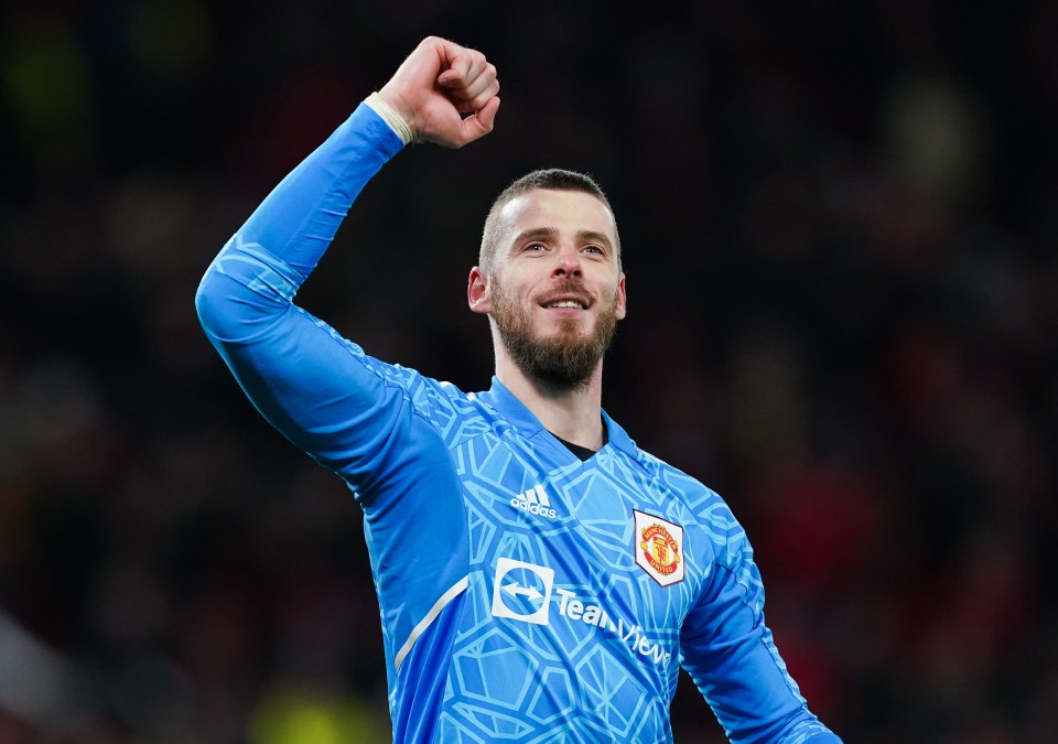 David de Gea urged NOT to rejoin Man Utd after being ‘kicked out’ as Gabby Agbonlahor slams ‘shambles’ of club