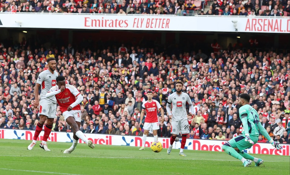 Arsenal 5 Sheff Utd 0: Nketiah’s stunning hat-trick moves Gunners within 2 points of Spurs with Heckingbottom facing axe