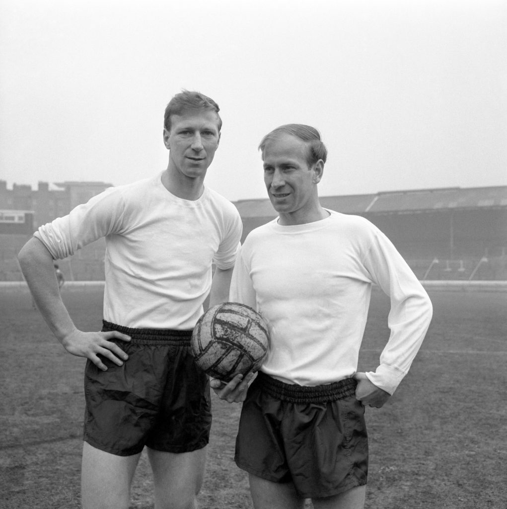 Who were Sir Bobby Charlton’s siblings, and how many did Man Utd legend have?