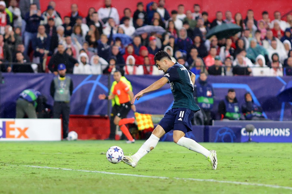 Sevilla 1 Arsenal 2: Gabriel Jesus equals Marouane Chamakh record as Gunners pull off vital Champions League away win