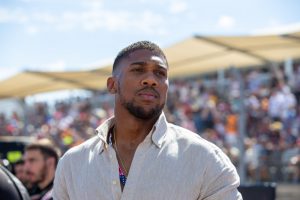 Anthony Joshua told to ‘get off social media’ by Amir Khan as ex-boxing champ offers advice on dealing with pressure