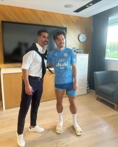 Jack Grealish poses with unrecognisable Premier League cult hero ahead of Man City Champions League clash