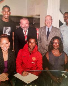 Rashford posts incredible pic of Sir Bobby Charlton with Man Utd star at his first contract signing in emotional tribute