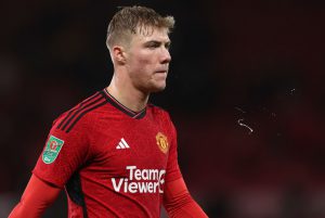 Rasmus Hojlund posts grovelling four-word apology to Man Utd fans after dismal Carabao Cup defeat to Newcastle