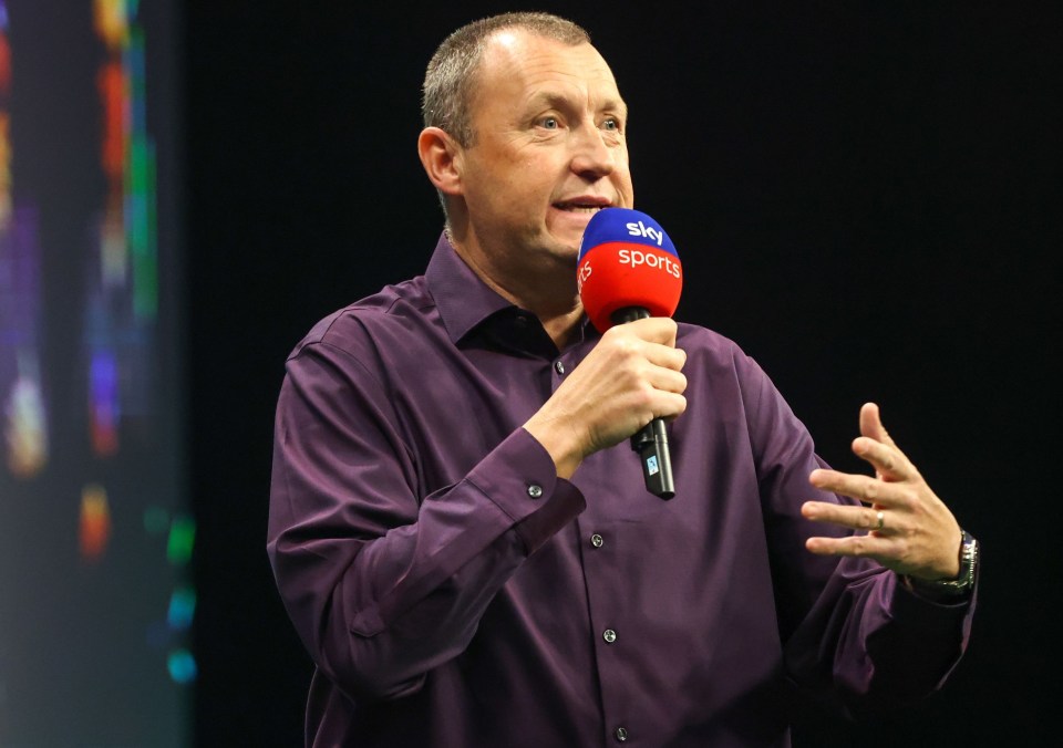 Fans spot massive issue as legend Wayne Mardle picks his three greatest darts players of all time