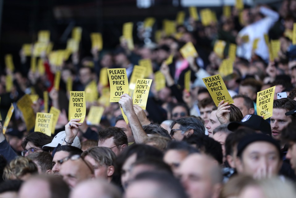 Ex-Man Utd star launches scathing attack on ‘obscene’ ticket prices for clash against Fulham