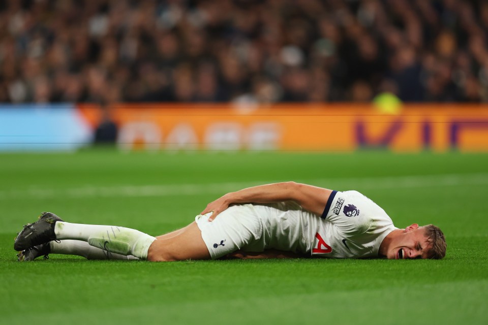 Tottenham ‘set to raid Premier League rivals in surprise transfer’ after Micky van de Ven ruled out by injury until 2024