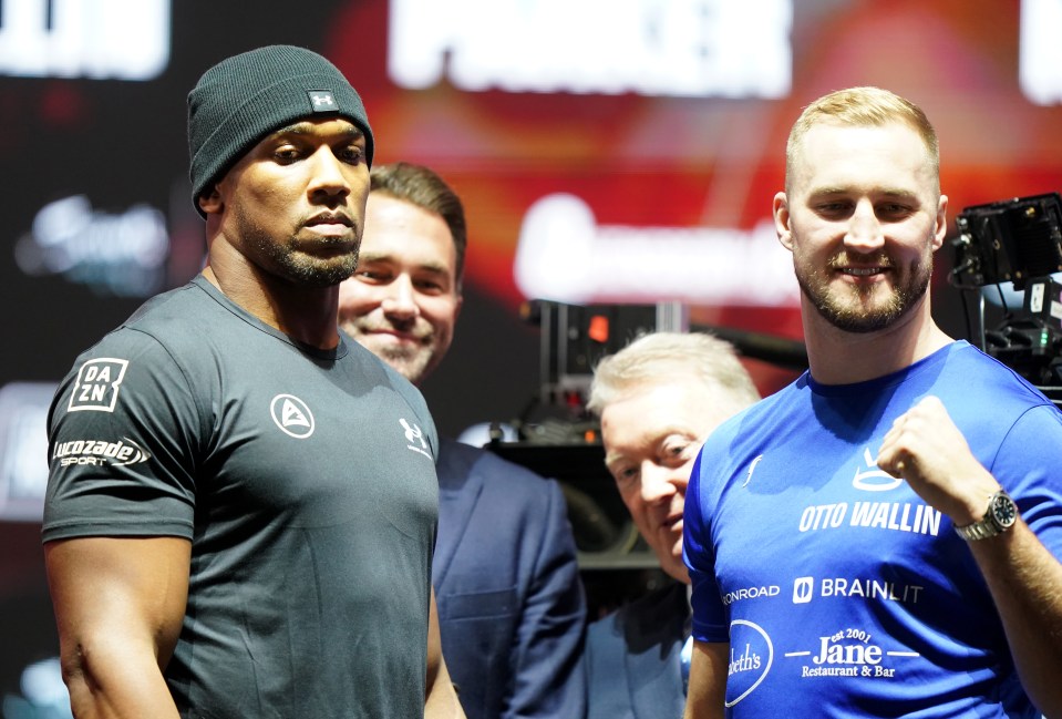 Anthony Joshua sent chilling warning as Tyson Fury’s former trainer says ‘I don’t know what they’re thinking’