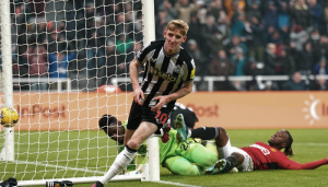 Gordon strike seals Newcastle win over Man United at St James’ Park