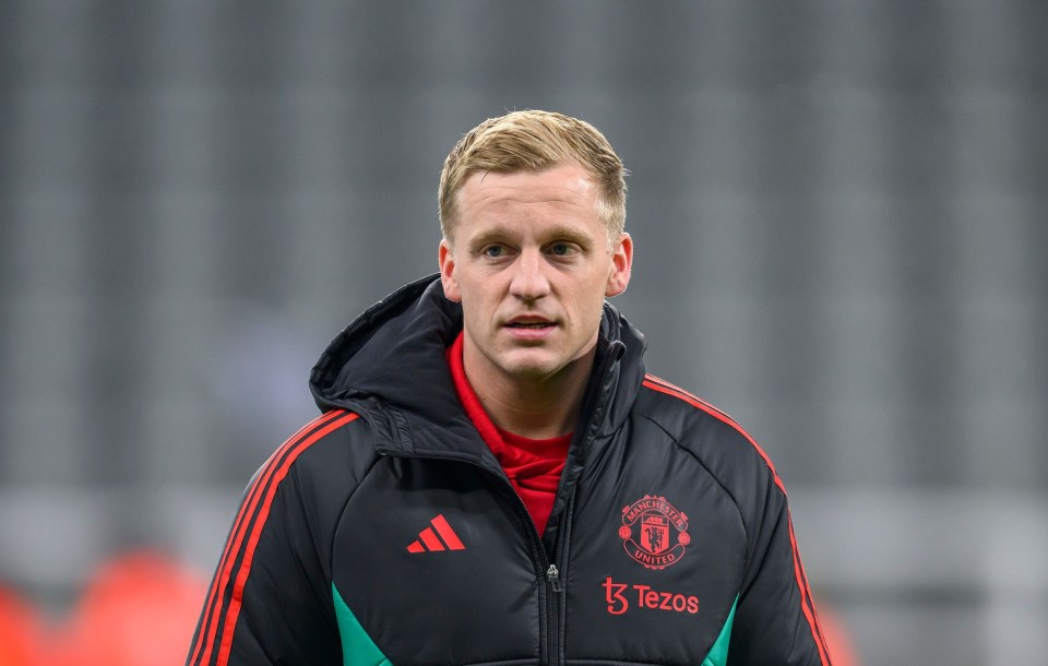 Man Utd star ‘injured during warm-up’ in further blow to Ten Hag after hellish trip to Newcastle