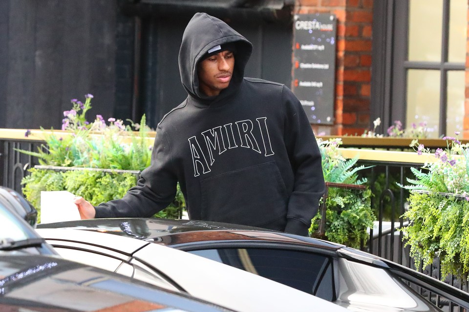 Man Utd star Marcus Rashford cops £60 parking ticket on McLaren after meeting Red Devils team-mate for lunch