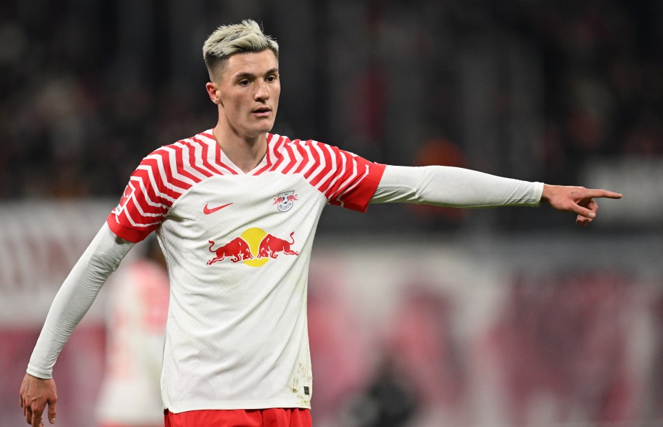 Man Utd, Arsenal & Chelsea transfer target ‘available for £43m from summer as Bundesliga star’s release clause leaked’