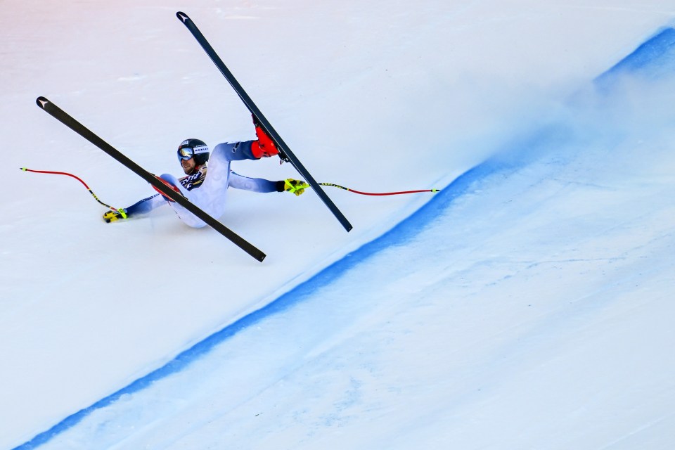 Olympic skier Aleksandar Aamodt Kilde airlifted to hospital after horror crash in worrying scenes