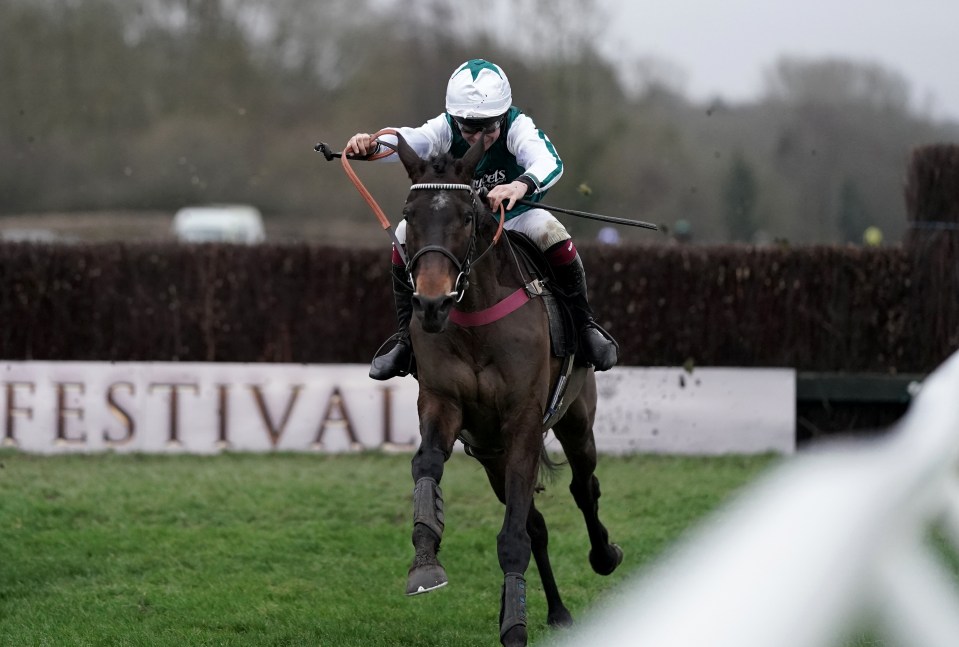 L’Homme Presse emerges as big threat to Galopin Des Champs in Cheltenham Gold Cup after winning return at Lingfield