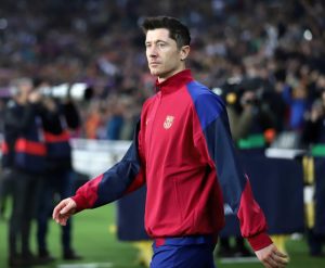 Robert Lewandowski hosts ‘crisis talks’ with Barcelona pals at family home before heading to Xavi’s house to apologise