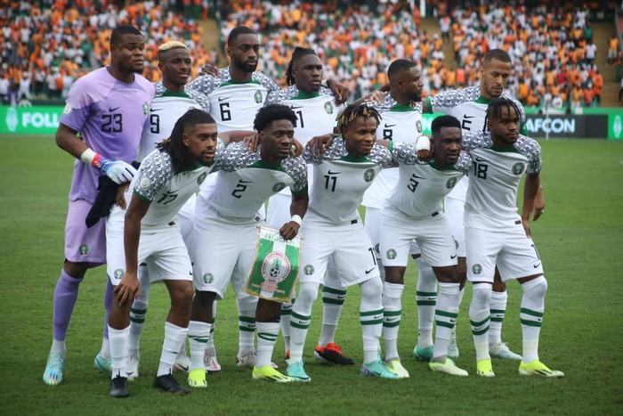 Tinubu splashes gifts on Super Eagles