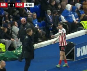 Sunderland fans fume ‘get him out’ as they spot manager Michael Beale’s ‘brutal’ act on the touchline