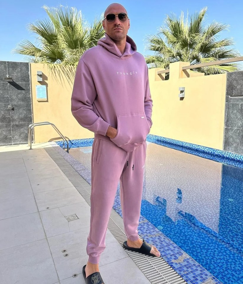 Tyson Fury compared to ‘a young Jason Statham’ in pink tracksuit… but fans can’t stop looking at his toe