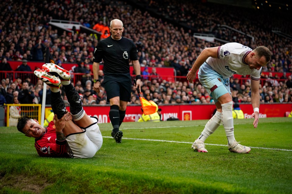 Ten Hag confirms ‘very bad’ injury for Lisandro Martinez in huge blow to Man Utd just weeks after return from layoff