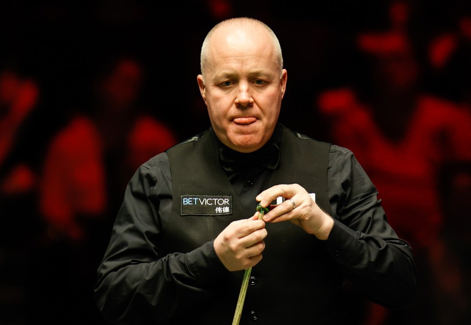 ‘I couldn’t feel my feet, arms or legs’, says John Higgins after falling agonisingly short of £400k golden ball break