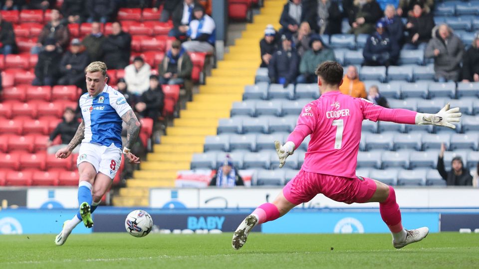 Brentford eyeing Ivan Toney transfer replacement by lining up free-scoring Championship striker