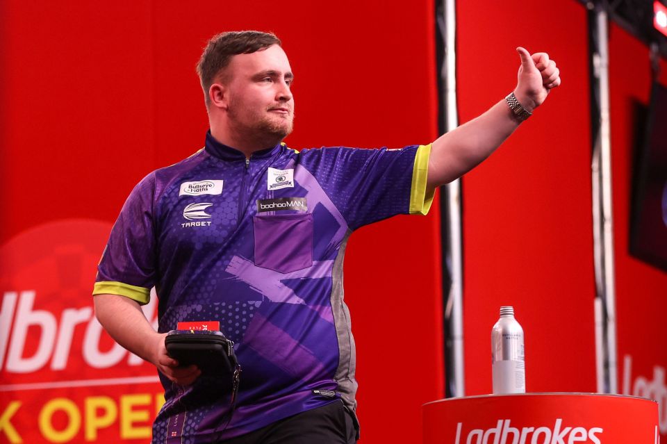 Luke Littler keeps alive hopes of first darts major as he edges out Dave Chisnall to reach UK Open quarters