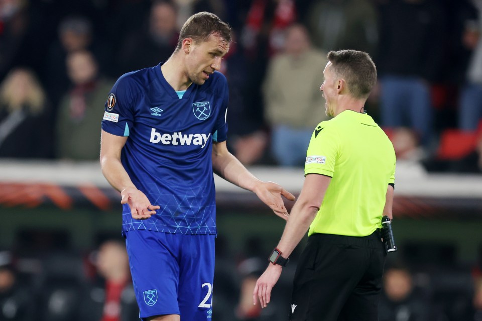 Freiburg 1 West Ham 0: Toothless Hammers denied last-minute penalty as late goal leaves Europa League hopes in doubt