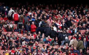 Arsenal fans called out by Rio Ferdinand and Des Kelly as Emirates empties before final whistle in Aston Villa clash