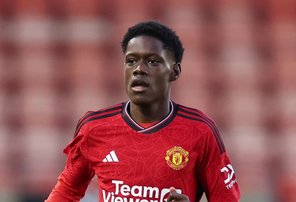 Man Utd offer new deal to 16-year-old wonderkid who’s already trained with first team as other top clubs circle