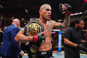 Alex Pereira calls to fight just THREE WEEKS after stunning UFC 300 win over Jamahal Hill… at new weight division