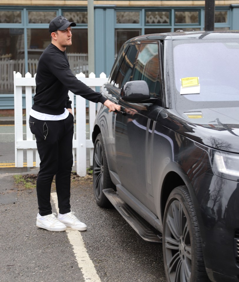 Maguire and Hojlund meet up for swanky breakfast with Man Utd team-mates… but get nasty surprise on way out