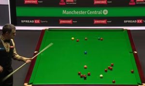 Ronnie O’Sullivan vs Gary Wilson snooker table undergoes ‘F1 pitstop’ after it malfunctions after just two frames