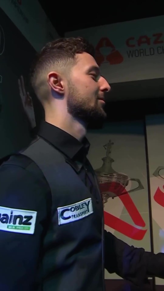 Snooker star Joe O’Connor walks the WRONG way on Crucible debut and almost heads out of the famous arena