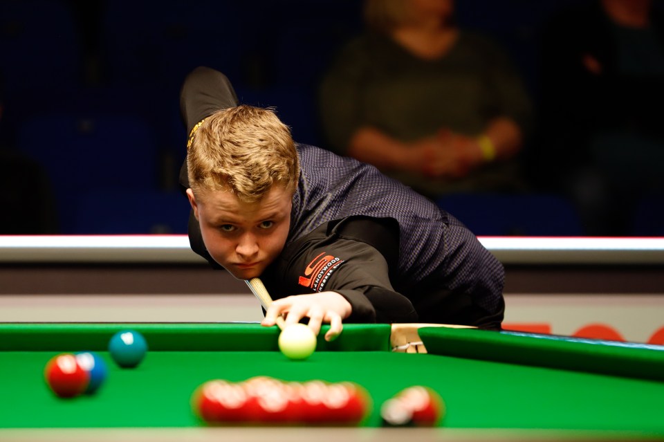 Fresh-faced snooker star, 17, branded ‘Shaun Murphy but 25 years younger’ denied World Championship spot