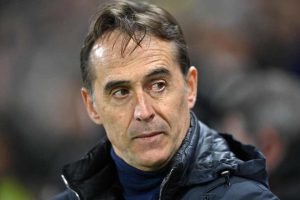 West Ham in advanced talks with Julen Lopetegui to replace David Moyes as boss with one other candidate in running