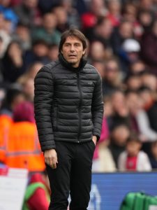 Antonio Conte ‘plots transfer raid on Chelsea’ as former boss closes in on Napoli job