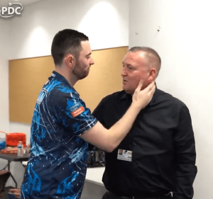 Classy Luke Humphries reduces fans to tears as he embraces darts legend Glen Durrant after tragic loss of his dad