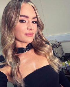 Laura Woods gives glimpse into life behind the scenes as adoring fans say ‘so much slay on display’