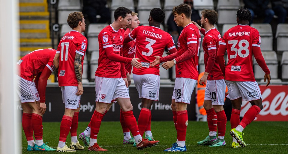 Man Utd legend begs for help as EFL club left with no manager, only five players and facing expulsion from League Two