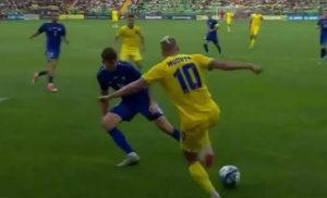 Fans ask ‘what was he trying to achieve?’ as awkward footage of Chelsea star Mudryk emerges from Ukraine clash