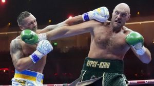 Fury to withdraw from Usyk rematch