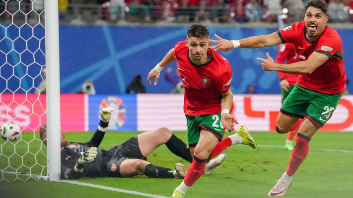 Euro 2024: Portugal snatch late win against Czech Republic